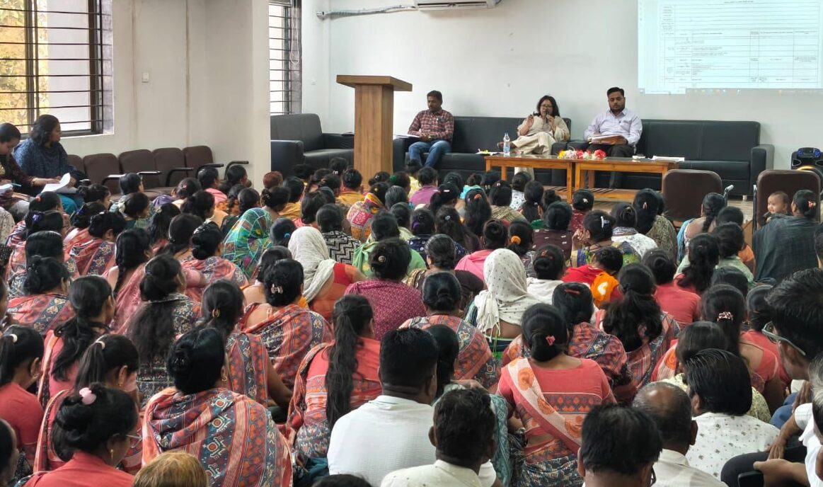 નિઝર ખાતે પ્રાંત અધિકારીના અધ્યક્ષતામાં કર્મચારીઓને ‘સેવાસેતુ’ કાર્યક્રમ હેઠળ માર્ગદર્શિત કરાયાં